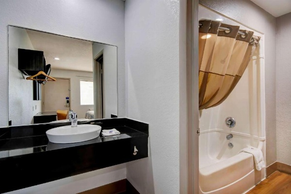 Motel 6-Port Allen, LA - Baton Rouge image 18